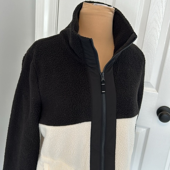 T by Talbots High Low Cozy Sherpa Full Zip Colorblock Back White - Picture 6 of 10